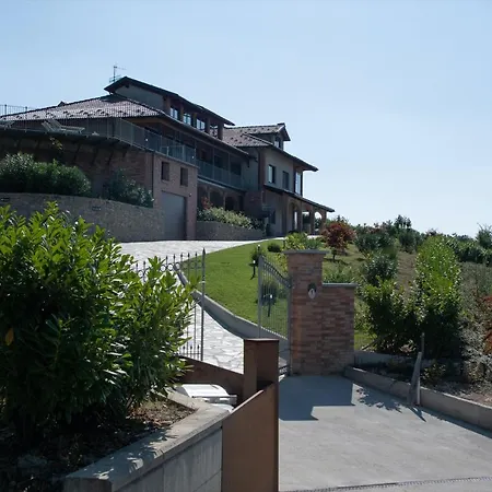 Çiftlik konaklama Casa Castella - Langhe (Adults Only) Diano dʼAlba