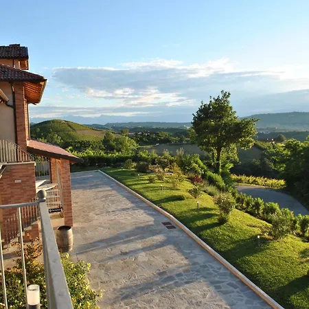 Casa Castella - Langhe (adults Only) Lantgård *