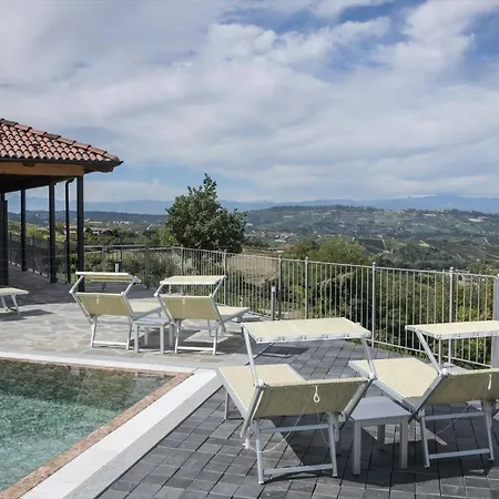 Çiftlik konaklama Casa Castella - Langhe (Adults Only) Diano dʼAlba