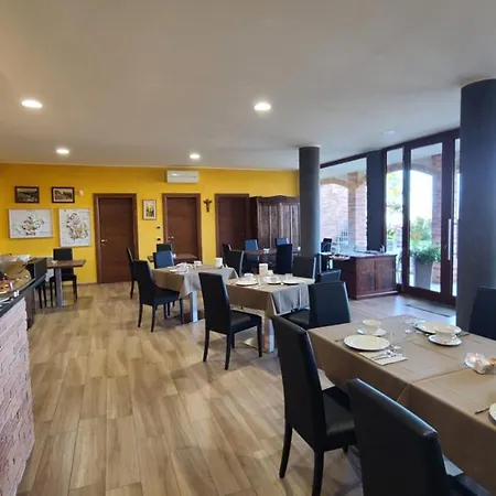 Casa Castella - Langhe (Adults Only) Çiftlik konaklama *