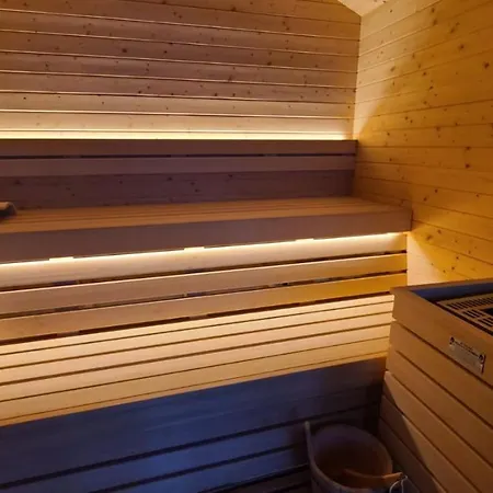 Casa Castella - Langhe (Adults Only) Çiftlik konaklama *